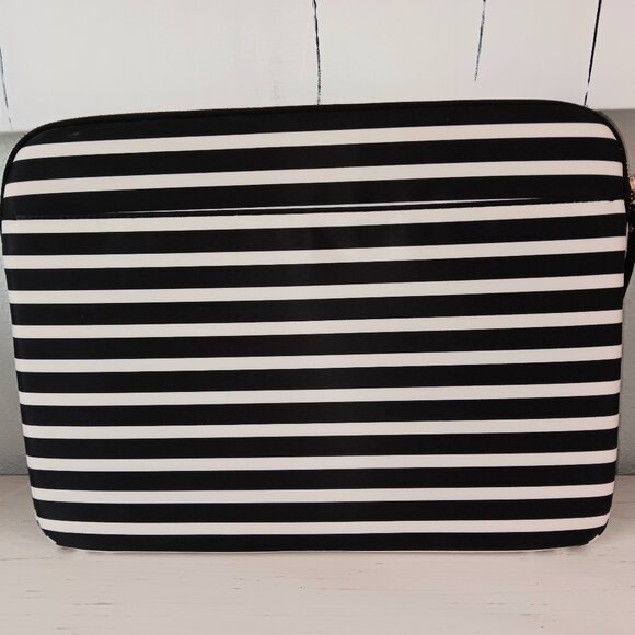 NWOT ~ Kate Spade Black and White Striped Laptop Sleeve Bag with Zip Closure.💻 - Picture 2 of 5